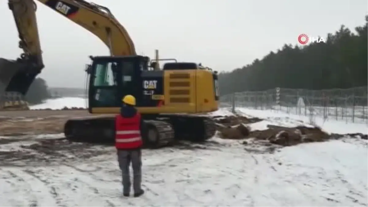 Polonya'nın Belarus sınırına öreceği duvarın inşaatına başlandıGöçmen geçişini engellemesi hedeflenen duvarın maliyeti 1.6 milyar zloti