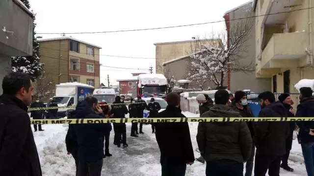 Sultanbeyli'de şizofren şahıs annesini bıçakla öldürdü Sultanbeyli'de şizofren şahıs annesini bıçakla öldürdü