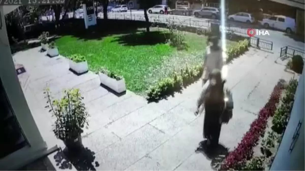 Son dakika haber | 96 suç kaydı bulunan kadın hırsız kamerada