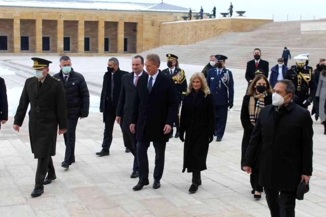 ABD'nin yeni büyükelçisi Flake, Anıtkabir'i ziyaret etti