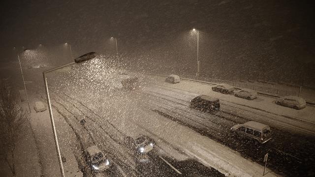 Kar erimeden yeniden bastıracak! Meteoroloji İstanbul için iki ayrı tarih verdi