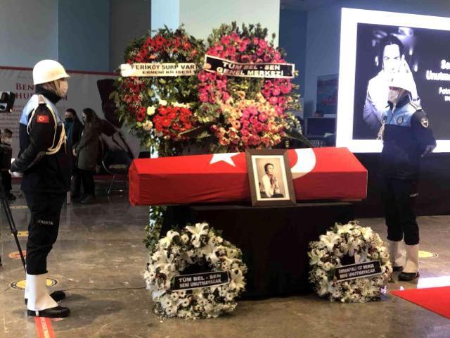 Yeşilçam'ın usta ismi Fatma Girik son yolculuğuna uğurlanıyor