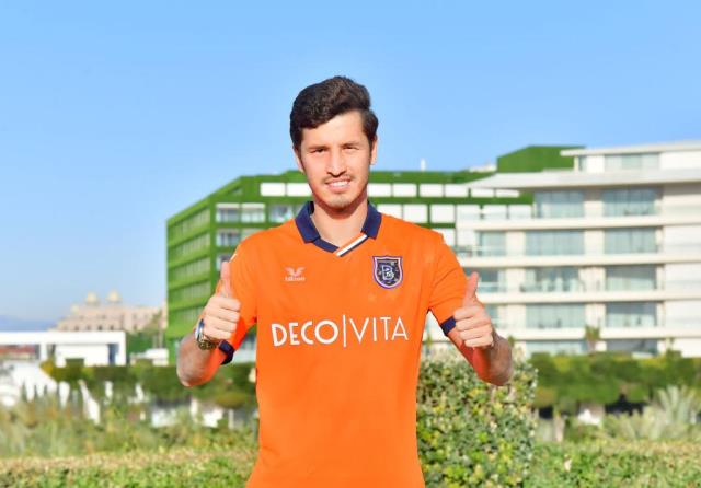 Beşiktaş macerası 5 ay sürdü! Salih Uçan resmen Başakşehir'de