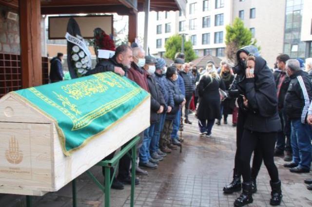 Ece Erken silahlı saldırı sonucu öldürülen eşinin tabutuna sarılıp gözyaşı döktü