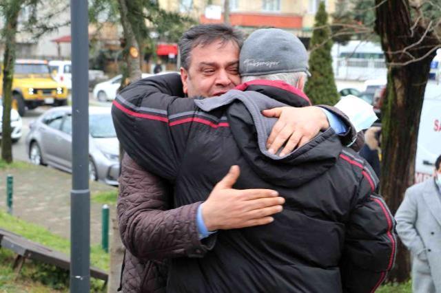 Eşinin taziyesinde gözyaşlarına boğulan Ece Erken'in feryadı yürek dağladı: Keşke ben ölseydim Eşinin taziyesinde gözyaşlarına boğulan Ece Erken'in feryadı yürek dağladı: Keşke ben ölseydim