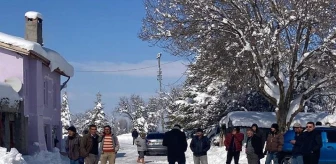 Konya'da kar nedeniyle hububat deposunun çatısı çöktü