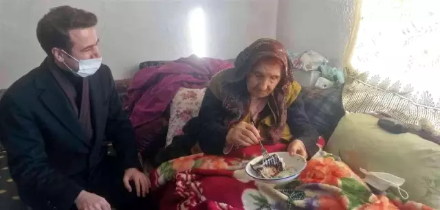 20 yıl önce 'öldü' diye selası verilen kadın, 121. yaş gününü kutladı
