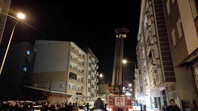 Son dakika haber | Kars'ta 6 katlı binada yangın