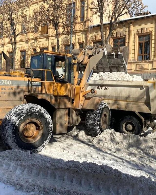 Kars'ta karla mücadele sürüyor