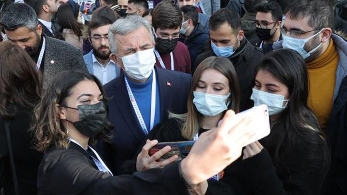 Mansur Yavaş'tan 'Çıkar telefonunu' tepkisi! Kendi çocuklarından örnek verdi