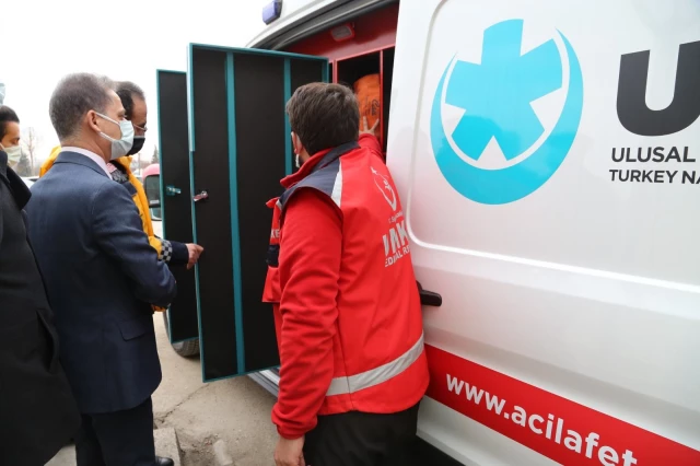Sağlık Bakanlığınca Diyarbakır'a gönderilen ambulans ve UMKE araçları hizmete alındı