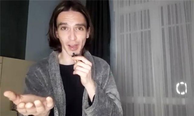 Trans olan oyuncu Ahmet Melih Yılmaz'ın annesi konuştu: Onun arkasındayım