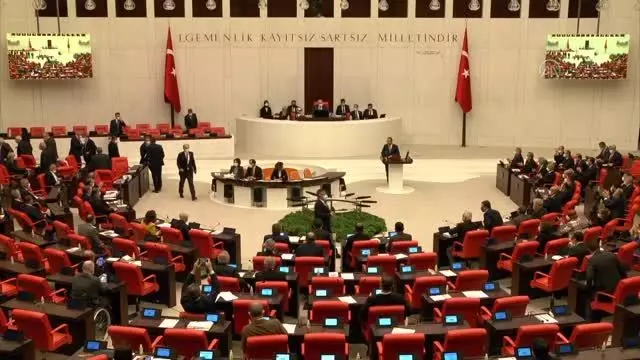 Adalet Bakanı Bekir Bozdağ resmen göreve başladı! AK Parti'nin Meclis'teki sandalye sayısı 285'e düştü