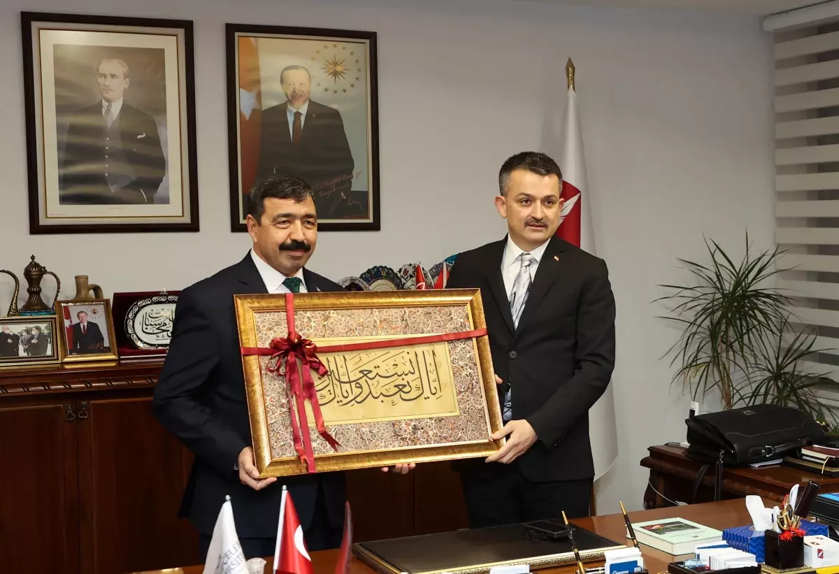 Son dakika! Bakan Pakdemirli, İzmir Katip Çelebi Üniversitesi Rektörü Köse'yi ziyaret etti