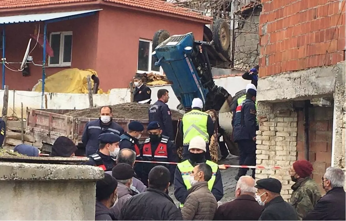 Son dakika haberleri | Balıkesir'de traktör ile römork arasında sıkışan sürücü öldü