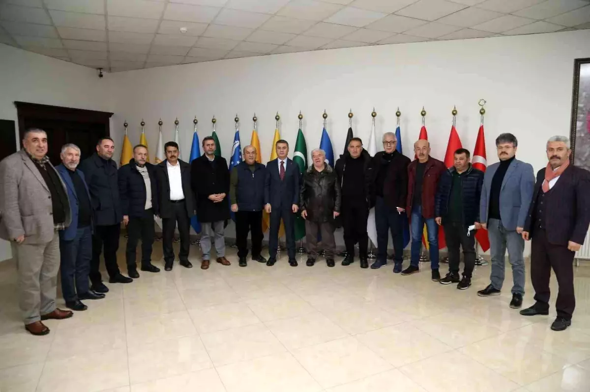 Başkan Ramazan Şimşek hemşehri derneklerine projelerini anlattı