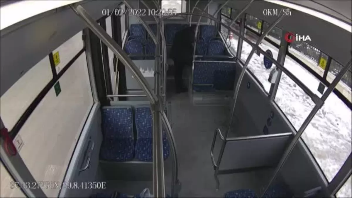 Son dakika haber! Çöp sandığı poşetten 4 bin 900 TL çıktı- Şoförden alkışlanacak davranış kamerada