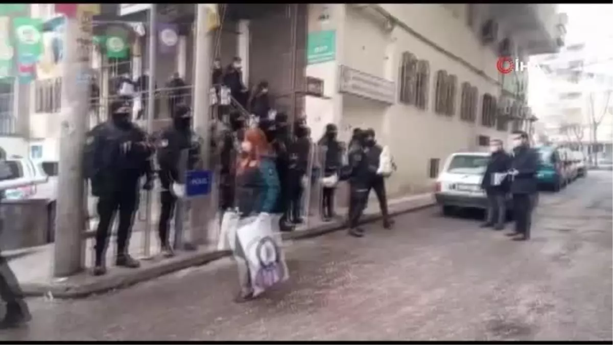 Son dakika haberi | Teröristlere saygı duruşunda bulunan DBP il başkanı tutuklandı