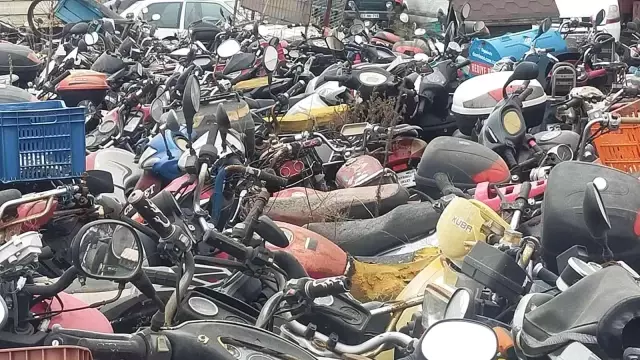 Kaderine terk edilmiş milyonluk servet otoparkta çürüyor: 13 yıldır bekleyen de var