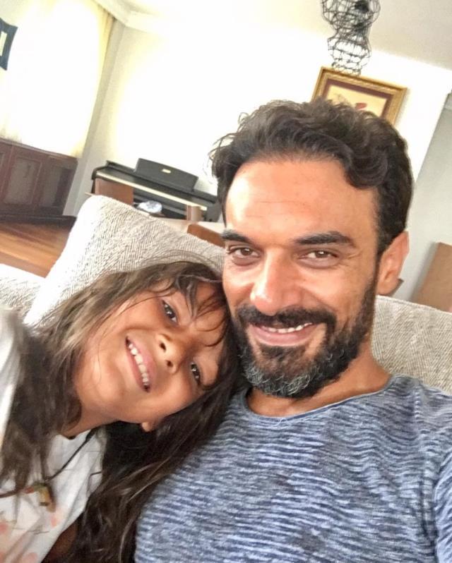 Yargı'nın sevilen oyuncusu Uğur Aslan, sete ziyarete gelen büyük kızıyla fotoğrafını paylaştı