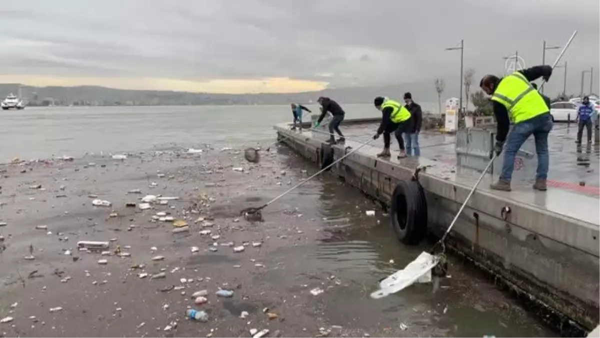 Yağış sonrası körfezde kirlilik oluştu