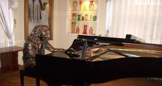 Barış Manço ne zaman öldü? Barış Manço kimdir? Barış Manço vefatının 23. yılı anılıyor…