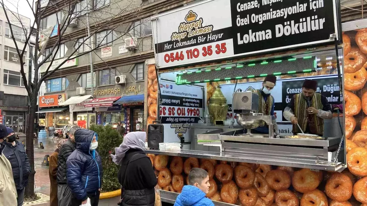 Regaip Kandili'nde lokma dağıttılar