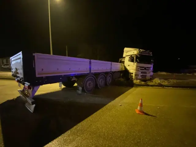 25 aracın karıştığı zincirleme kazada 2 kişi yaralandı