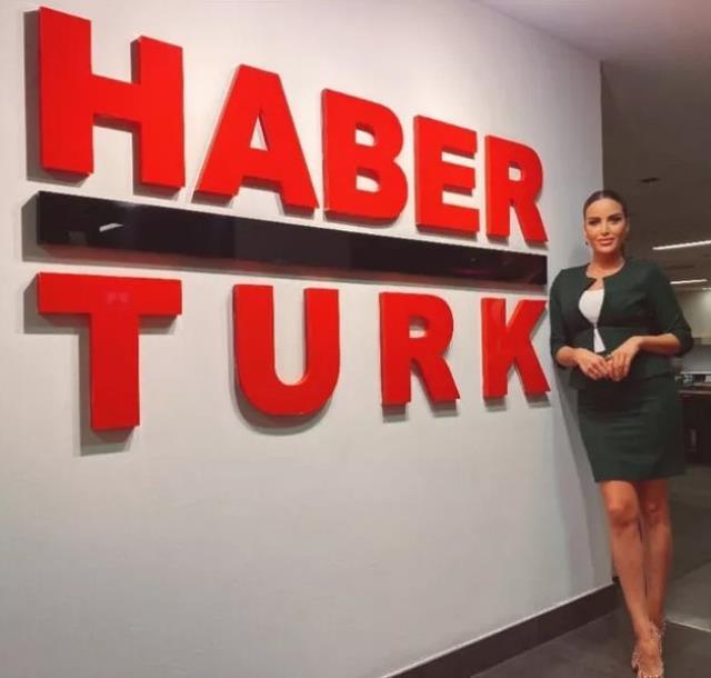 Ekranda başka Instagram'da başka! Gürsel Tekin'in spiker eşi Mehtap Özkan, pozlarıyla kasıp kavuruyor