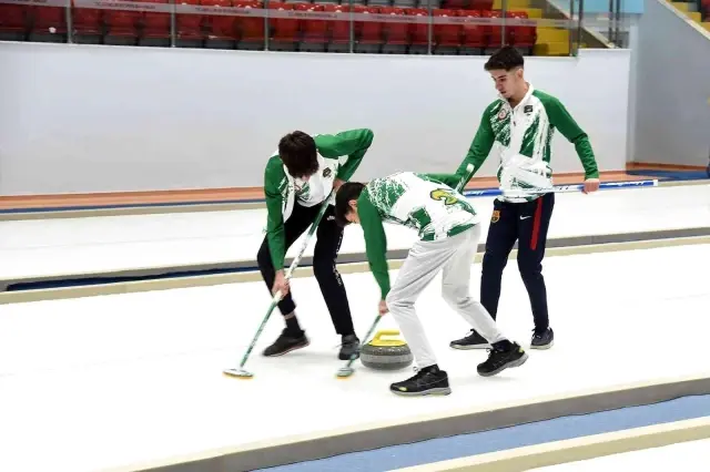 Erzurum'da curling ligi heyecanı