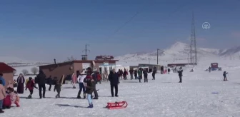 Yarıyıl tatili dolayısıyla kayak tesisleri yoğun ilgi görüyor