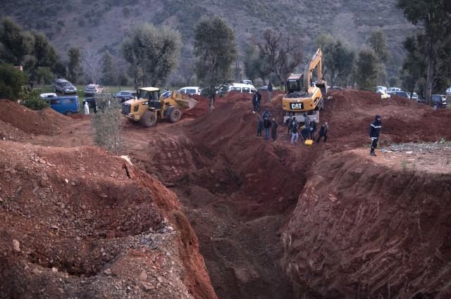 Fas'ta 5 gün öne kuyuya düşen çocuk, kurtarıldıktan sonra hastaneye giderken hayatını kaybetti