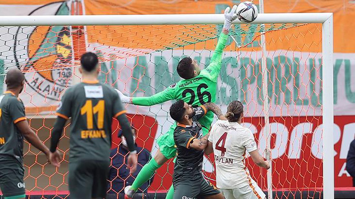 Yok artık Pena! Galatasaray'ın yeni kalecisi ilk maçında inanılmazı başardı