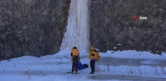 Milli Dağcı Tunç Fındık, Diyadin Murat Kanyonu'nda buz sarkıtlarına tırmandı
