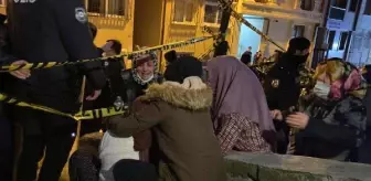 Doğal gaz patlamasında tahrip olan binanın yıkımında gözyaşları sel oldu