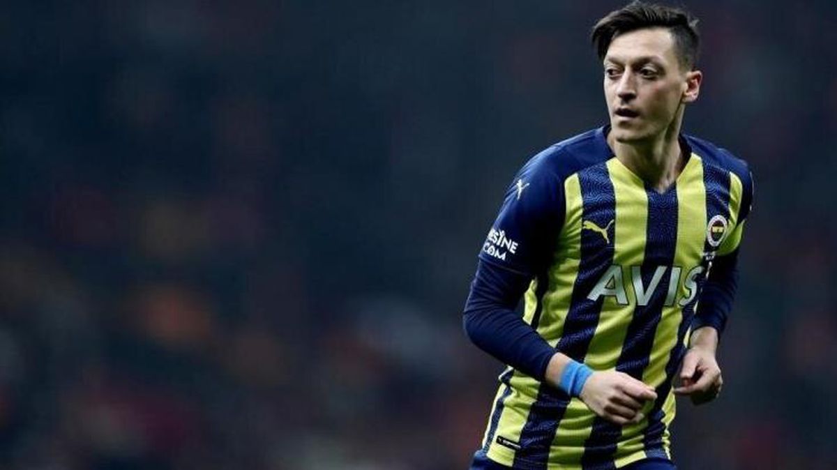 Mesut Özil, Fenerbahçe'yle ipleri kopardı! Dünyaca ünlü yıldız şaşırtan teklife 'Evet' diyecek