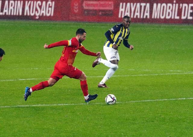 Son Dakika: Kadıköy'de hezimet! Fenerbahçe, Türkiye Kupası'nda 10 kişi kalan rakibine elendi