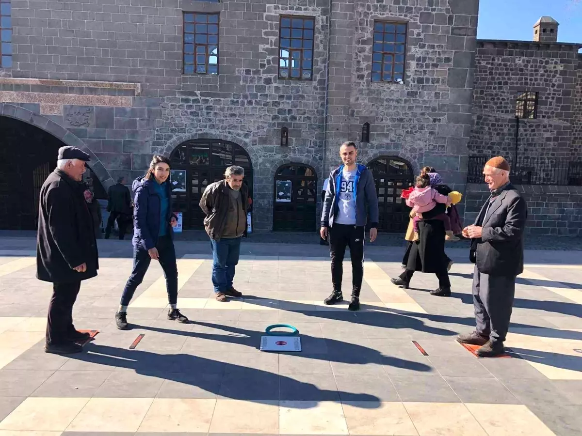 Diyarbakır'da Türkiye'nin yerli ve milli sporu 'Hemsball' tanıtımı yapıldı