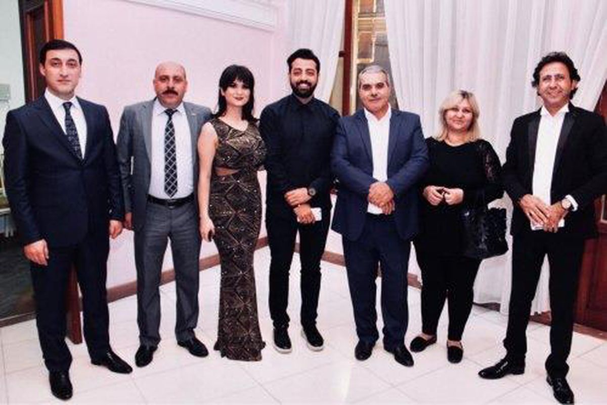 İzmirli sanatçı Armağan Zengin'e Azerbaycan'da büyük onur!