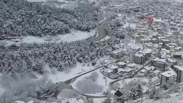 Kar yağışı ve yoğun sis nedeniyle Denizli - Antalya ve Denizli - Muğla kara yolunda araç kuyrukları oluştu