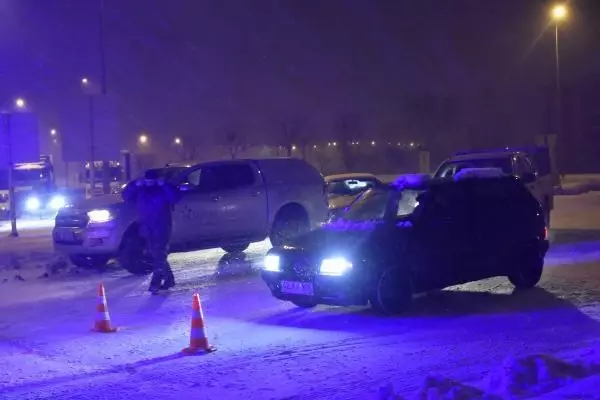 Konya'da kar nedeniyle komşu illerle kara yolu bağlantısı kesildi