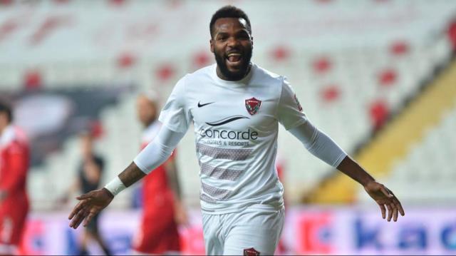 Yılın transfer bombası patladı! Aaron Boupendza, Beşiktaş'ta