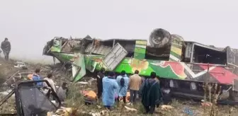 Peru'da yolcu otobüsü vadiye yuvarlandı: 22 ölü, 33 yaralı
