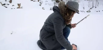 AFYONKARAHİSAR - Buz tutan gölette yan flüt eşliğinde çekilen video ilgi gördü