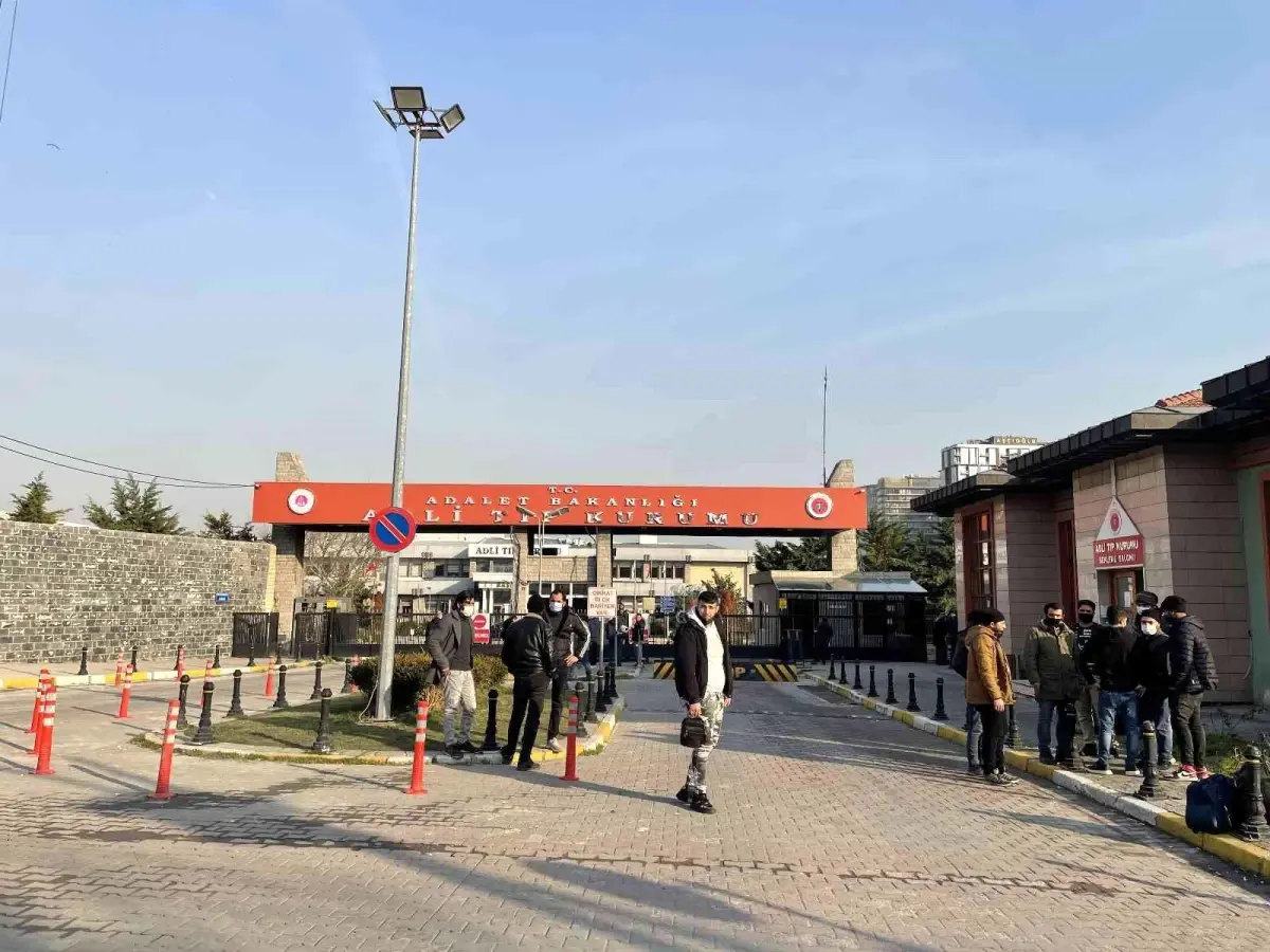 Güngören'deki yangında ölen 5 işçiden 3'ünün cenazesi Adli Tıp'tan alındı