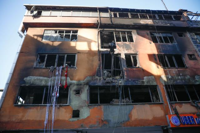 Güngören'deki yangında ölü sayısı 5'e çıktı! İnceleme yapılan binada 1 kişinin daha cansız bedeni bulundu