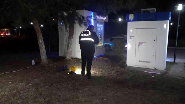 Hastane önündeki ATM'yi soyacaklardı! Hemşirenin dikkatiyle önlendi