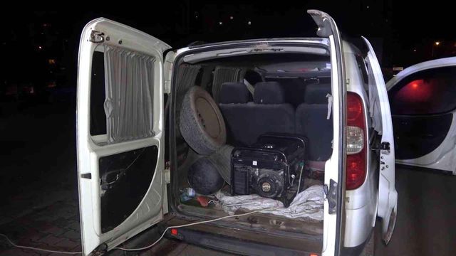 Hastane önündeki ATM'yi soyacaklardı! Hemşirenin dikkatiyle önlendi
