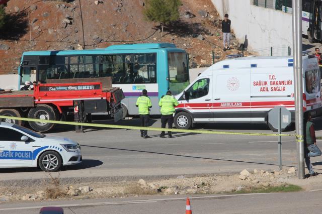 Böyle kaza görülmedi! Camdan fırlayınca kendi kullandığı otobüsün altında ezildi