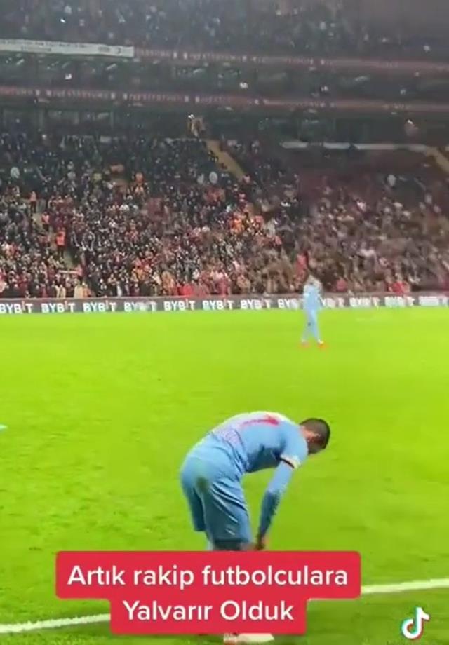 Galatasaray taraftarı, Kayserisporlu futbolcuya adeta yalvardı: Oğluma adını vereceğim